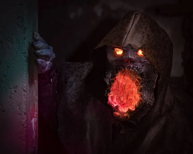 Creatures of the Dark: 10 Stealth and Trickster Builds That Rule Modern Online RPGs